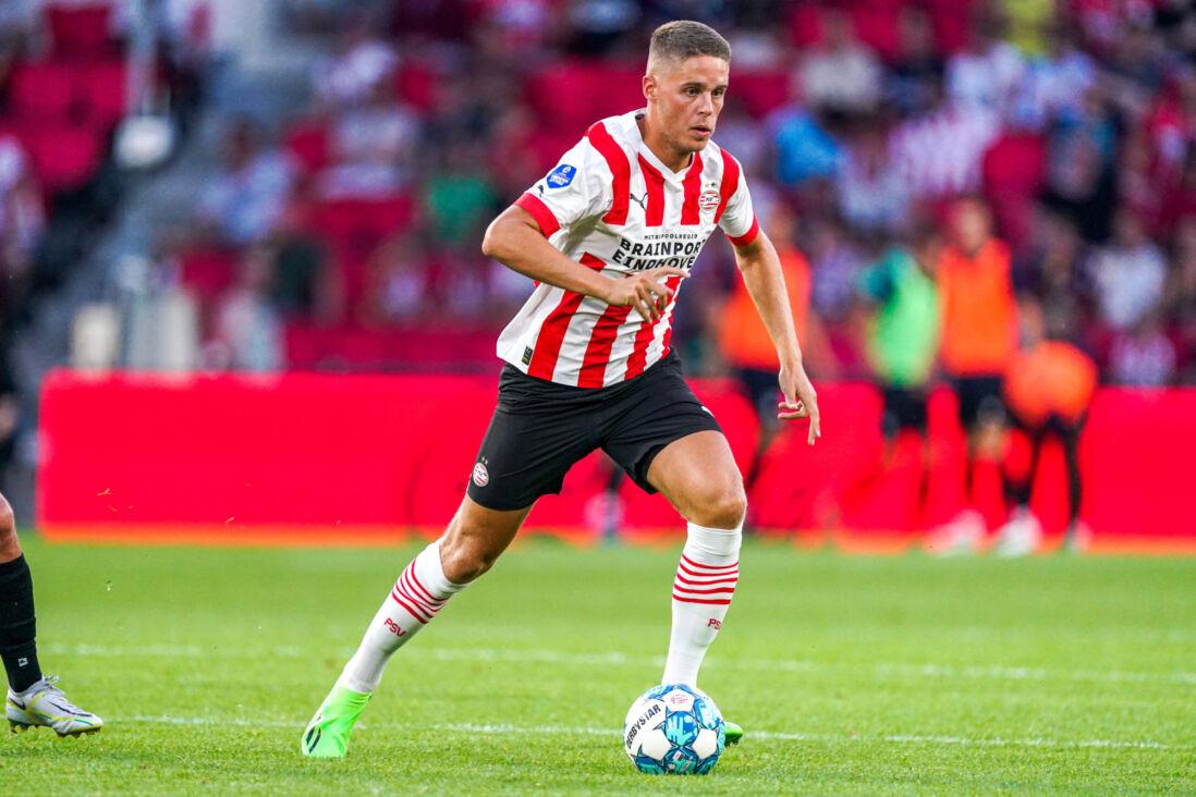 joey-veerman-aan-de-bal.fd16179ee927fd7b86811bb0e298fa16